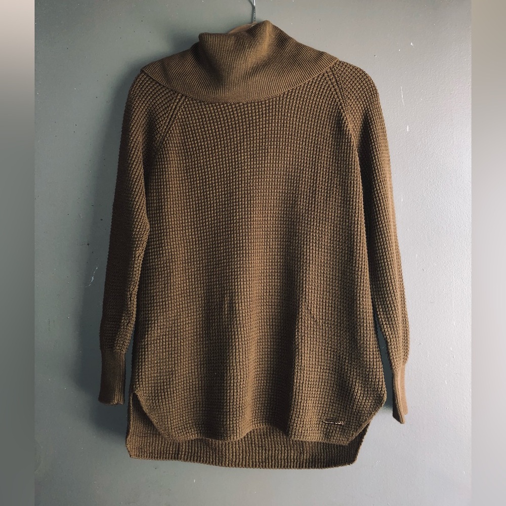 Michael Kors Cozy olive green Turtleneck Sweater - Picture 7 of 10